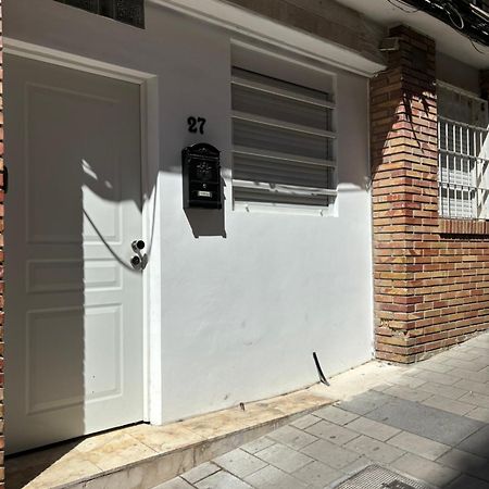 Apartamento Blanco Y Negro En El Centro Alicante Exteriör bild