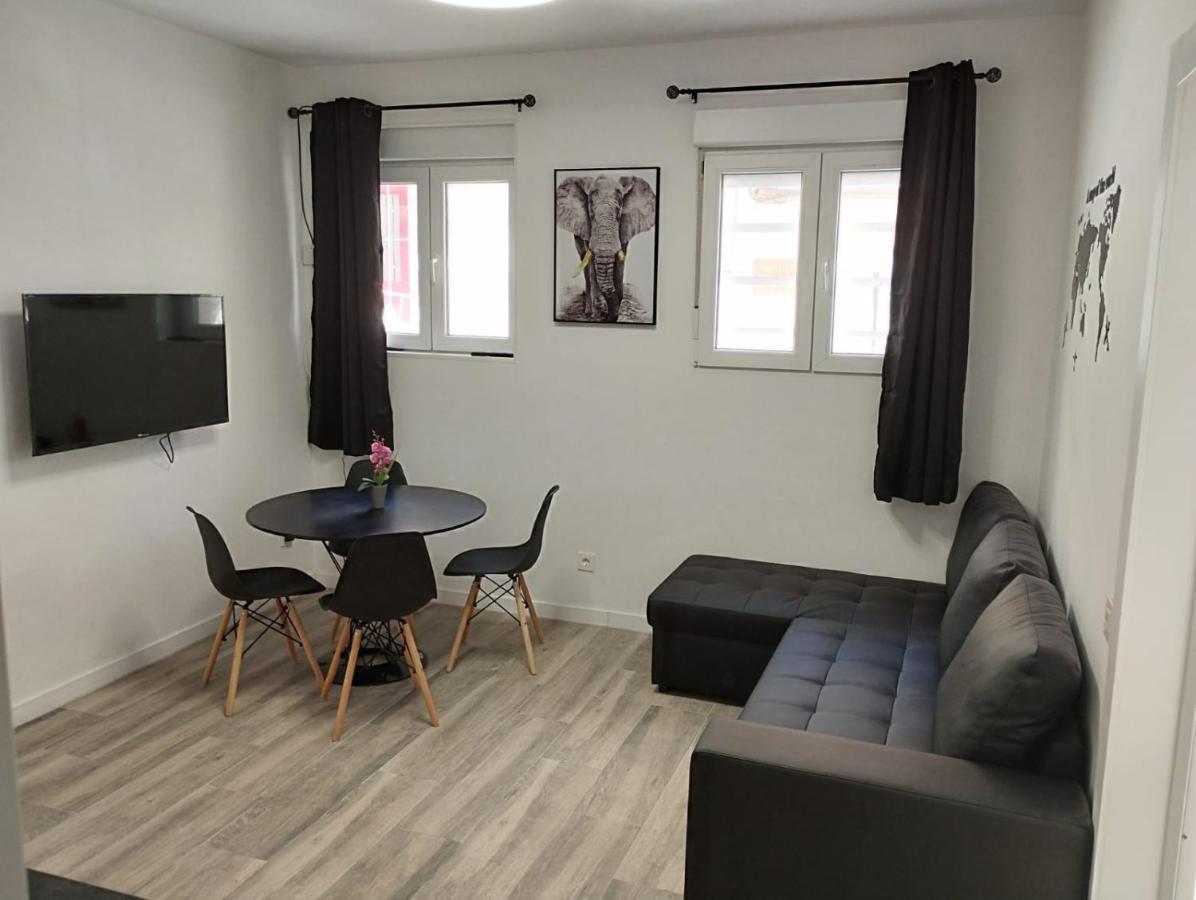 Apartamento Blanco Y Negro En El Centro Alicante Exteriör bild