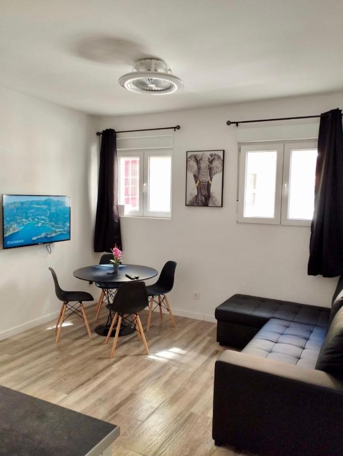 Apartamento Blanco Y Negro En El Centro Alicante Exteriör bild