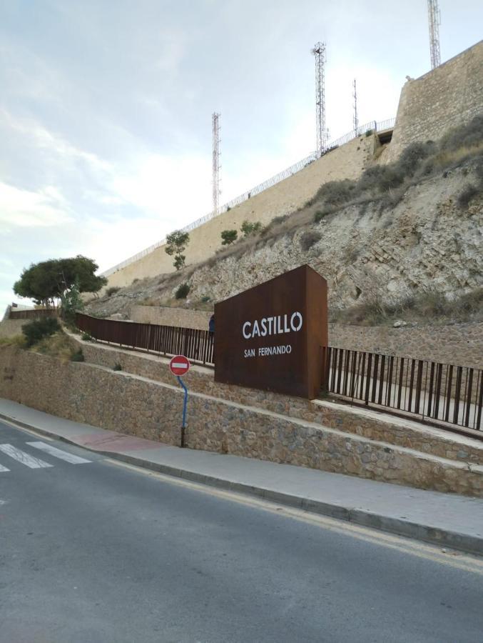 Apartamento Blanco Y Negro En El Centro Alicante Exteriör bild