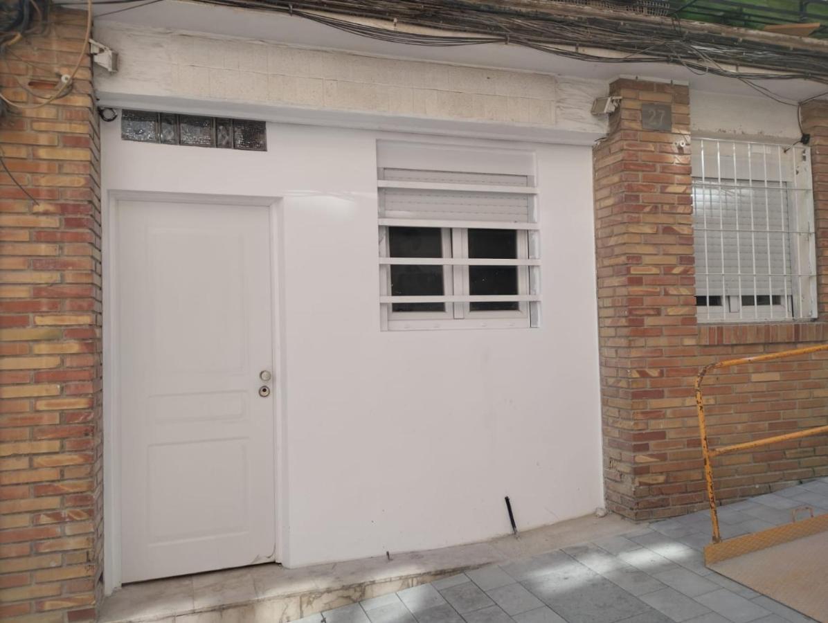 Apartamento Blanco Y Negro En El Centro Alicante Exteriör bild
