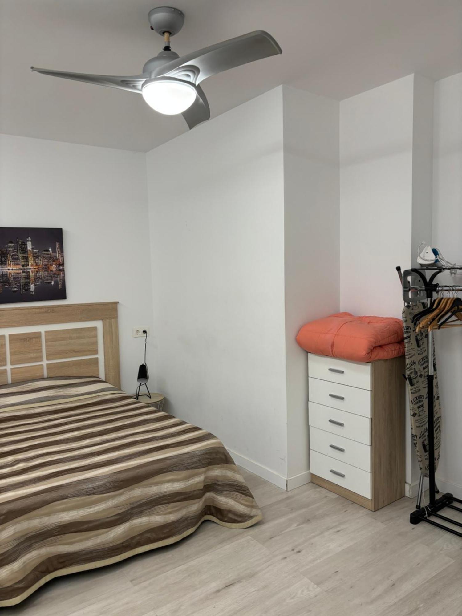 Apartamento Blanco Y Negro En El Centro Alicante Exteriör bild