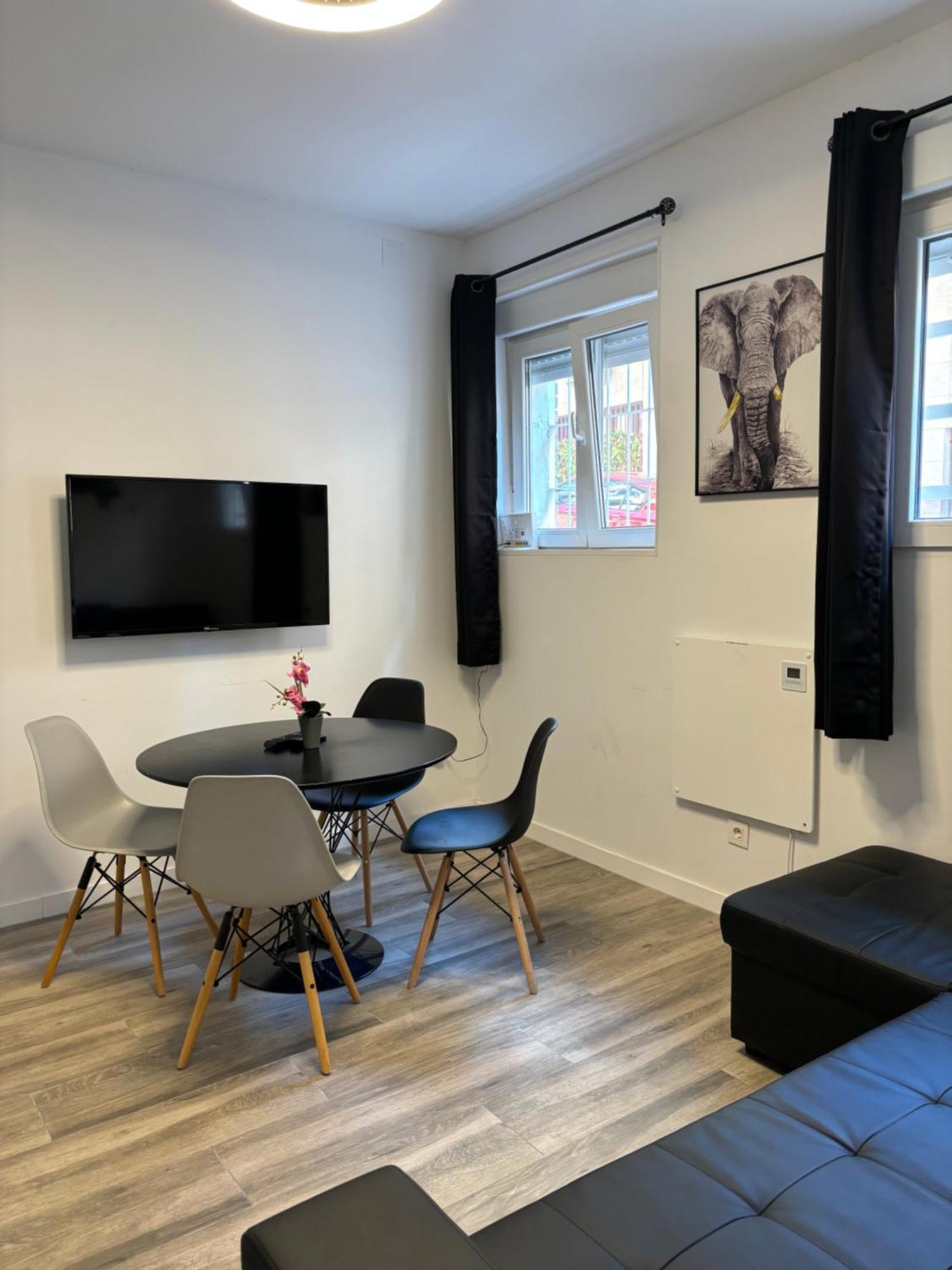 Apartamento Blanco Y Negro En El Centro Alicante Exteriör bild